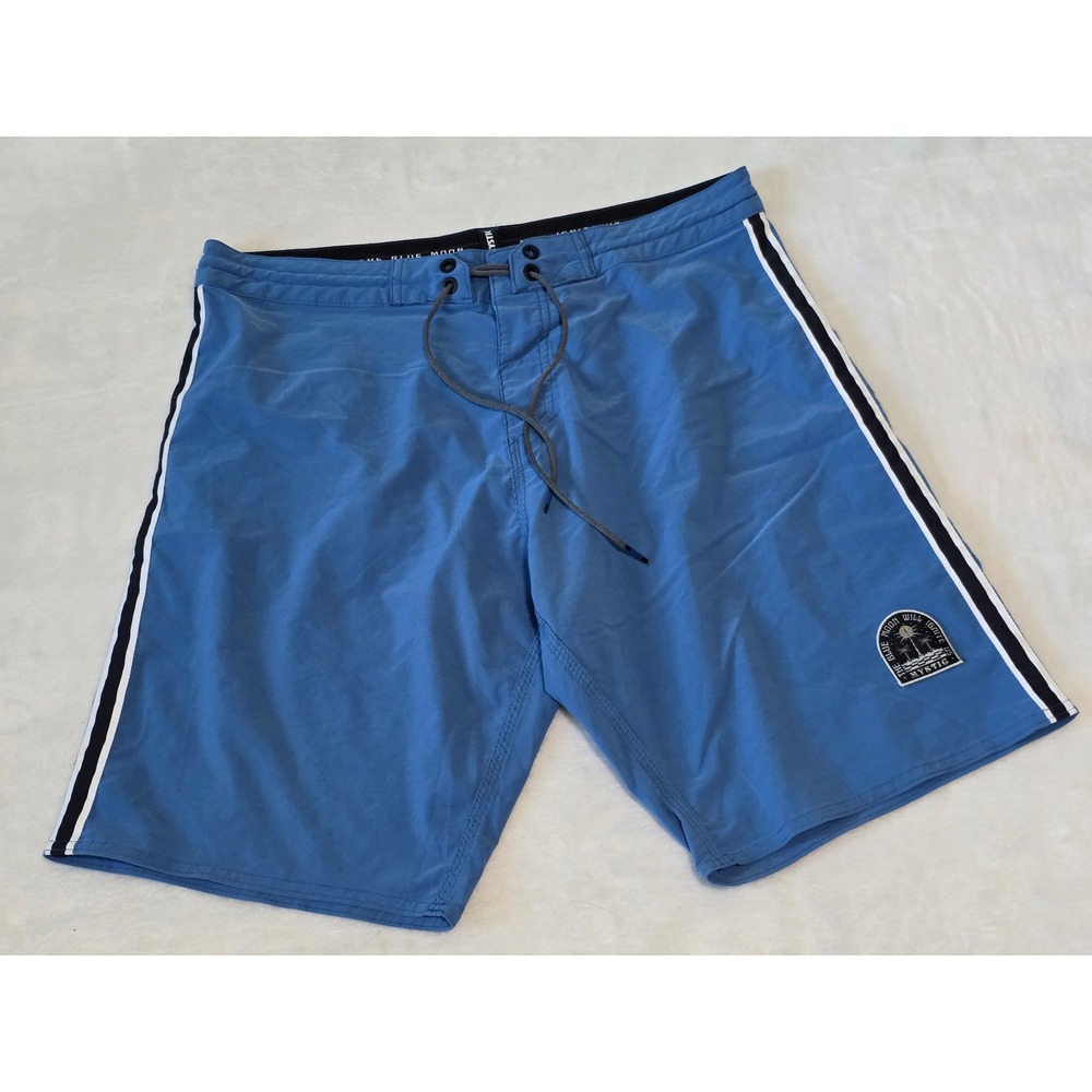Mystic Mens Blue Striped Board Shorts Swim Trunks Size 32 Outdoors